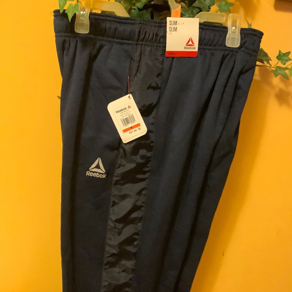 Reebox Men’s Pants size M 32/34 color dark blue new tag